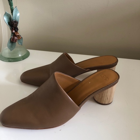 Othr Shoes - LoQ Tan Leather Mules Sz 6 37 Cylinder Heel
